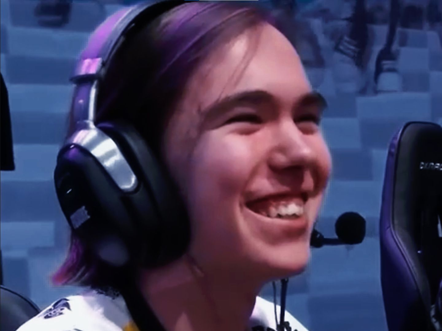 展现出了其 展现出了其