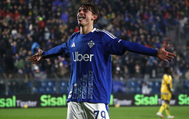 他为米兰出 他为米兰出