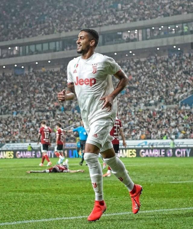 不容小觑的 不容小觑的