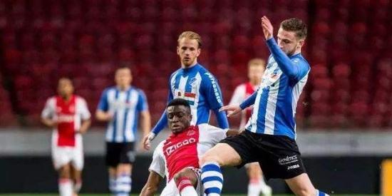 士普遍认为 士普遍认为